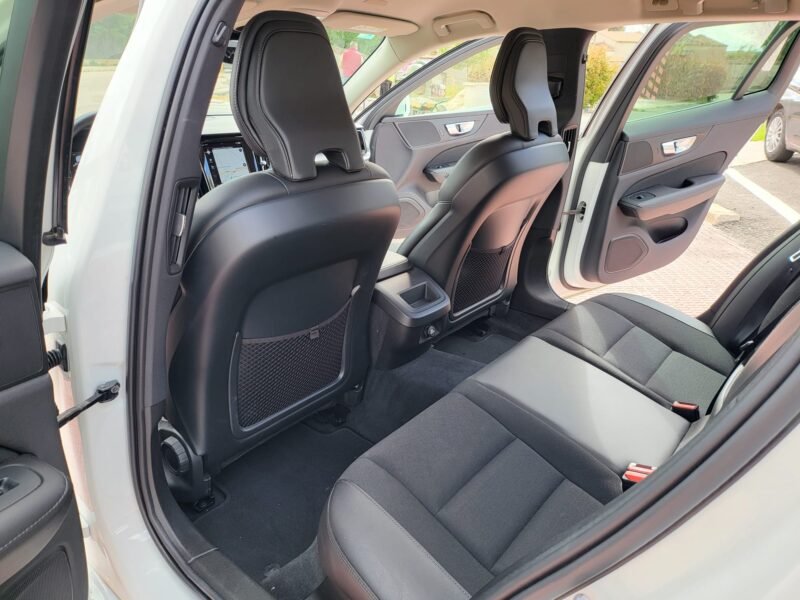 VOLVO V60 D4 MOMENTUM AUT