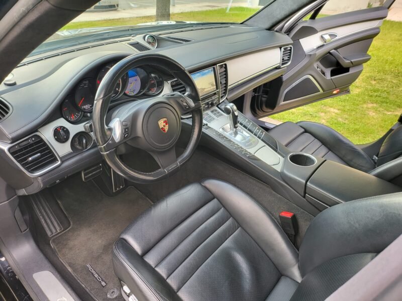 PORSCHE Panamera TURBO