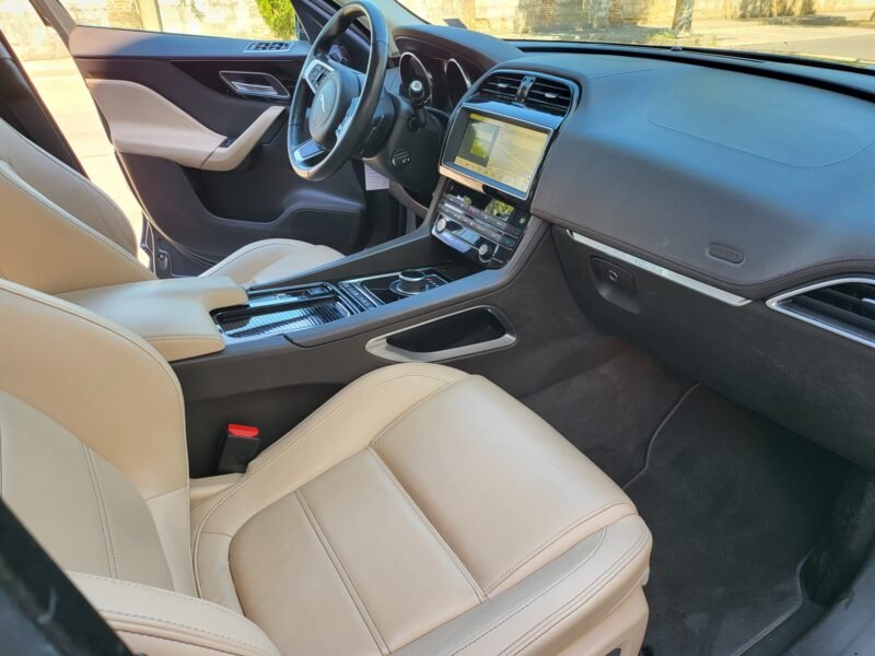 JAGUAR F PACE SPORT