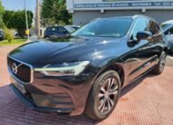 VOLVO XC60 D4 MOMENTUM AUT