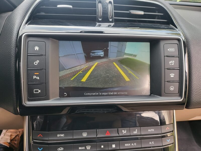 JAGUAR XE 200 D