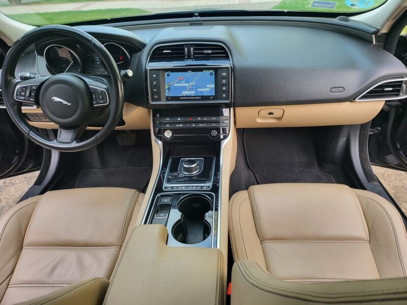 JAGUAR XE 200 D
