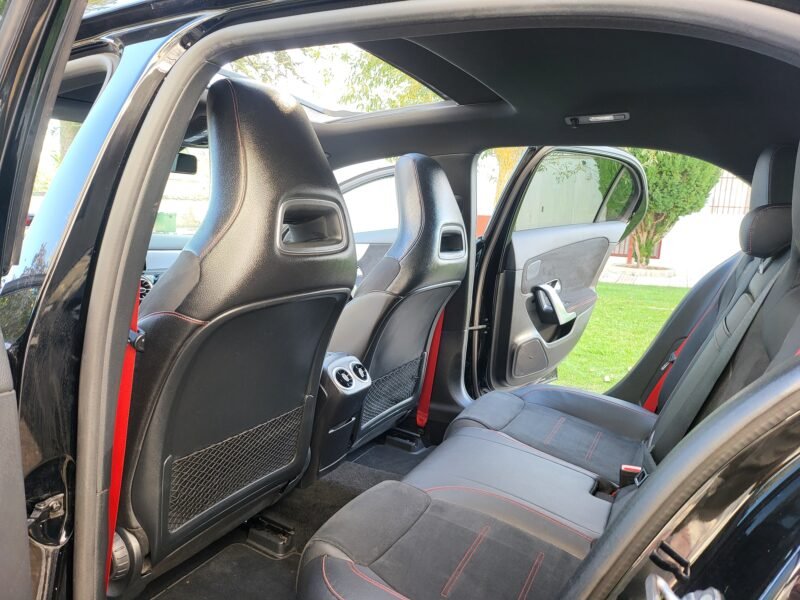 MERCEDES-BENZ A 35 AMG 4 MATIC