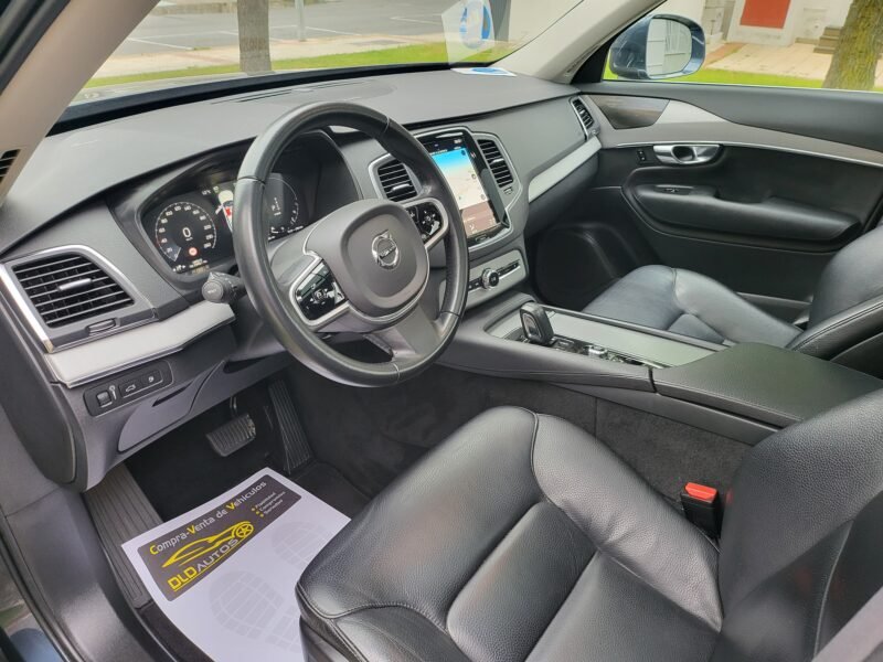 VOLVO XC90 2.0 T8 AWD Momentum Auto 5p.