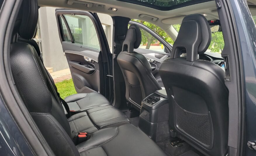 VOLVO XC90 2.0 T8 AWD Momentum Auto 5p.