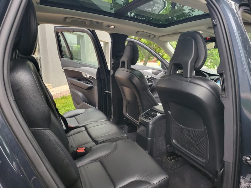 VOLVO XC90 2.0 T8 AWD Momentum Auto 5p.