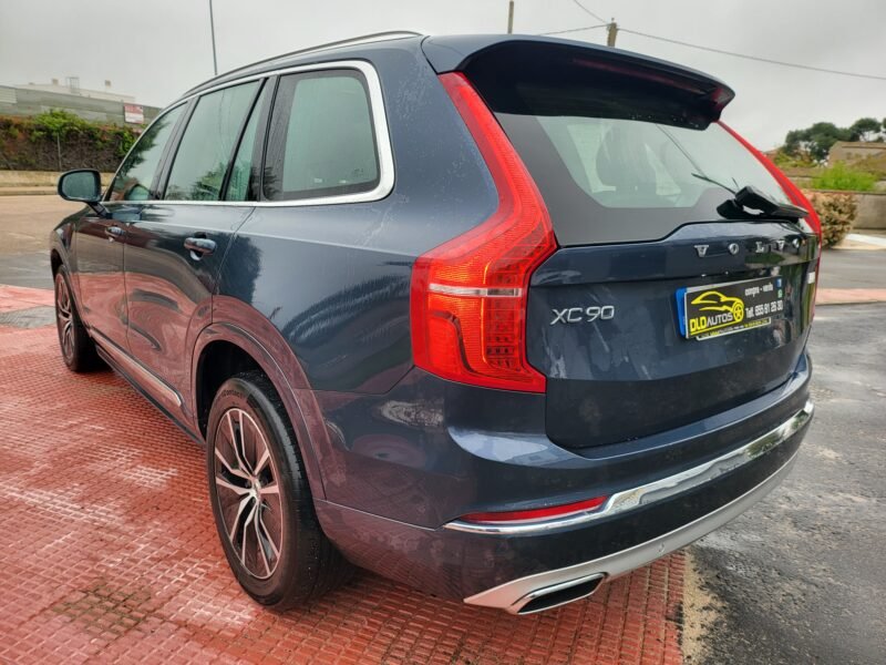 VOLVO XC90 2.0 T8 AWD Momentum Auto 5p.