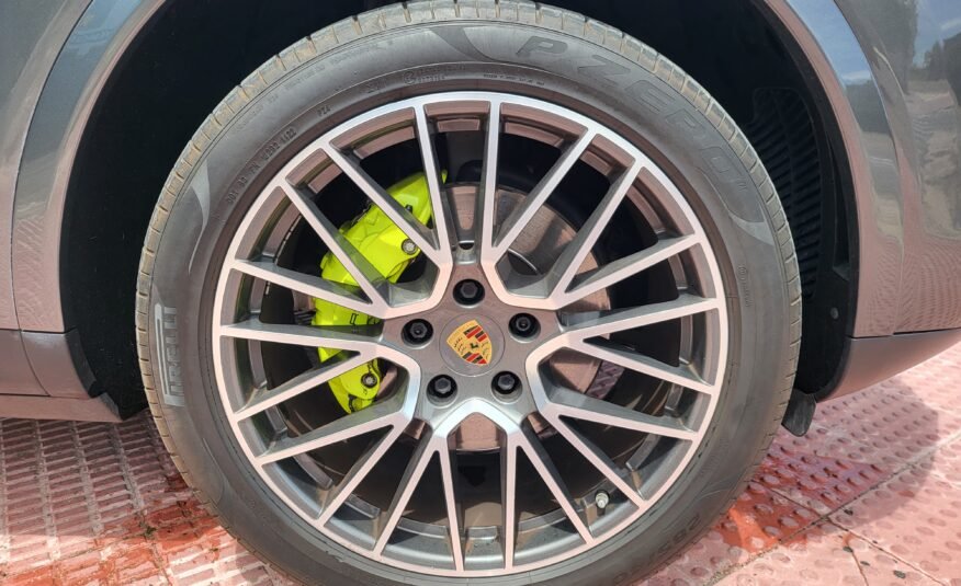 PORSCHE CAYENNE COUPE Hybrid