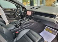 PORSCHE CAYENNE COUPE Hybrid