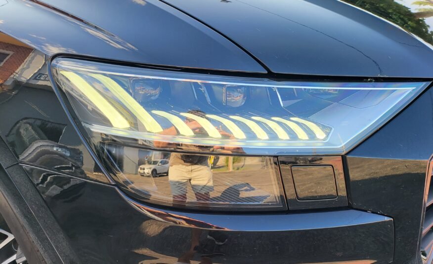 AUDI Q8 60 TFSI e. BLACK EDITION