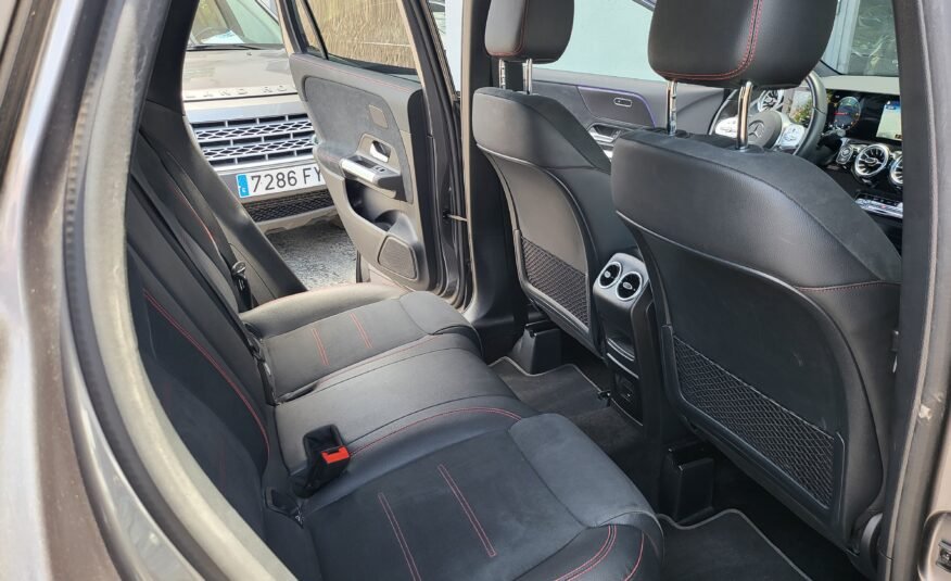 MERCEDES-BENZ GLA 200 D AMG