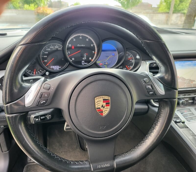 PORSCHE Panamera TURBO