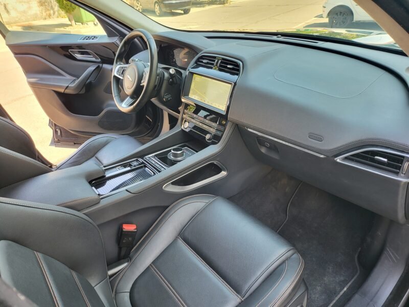 JAGUAR F PACE PRESTICE AUTO AWD 180