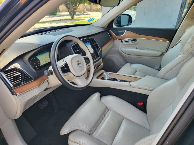 VOLVO XC90 T8 inscripción