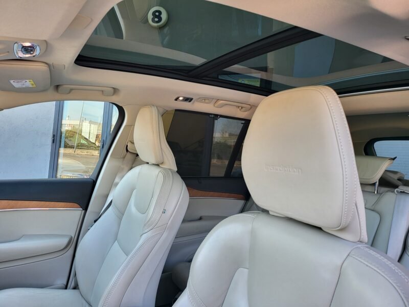 VOLVO XC90 T8 inscripción