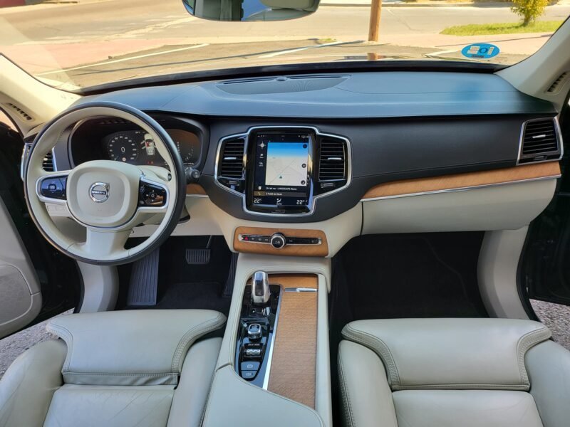 VOLVO XC90 T8 inscripción