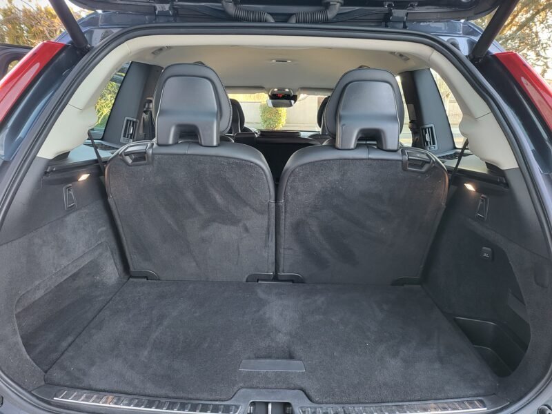 VOLVO XC90 T8 inscripción