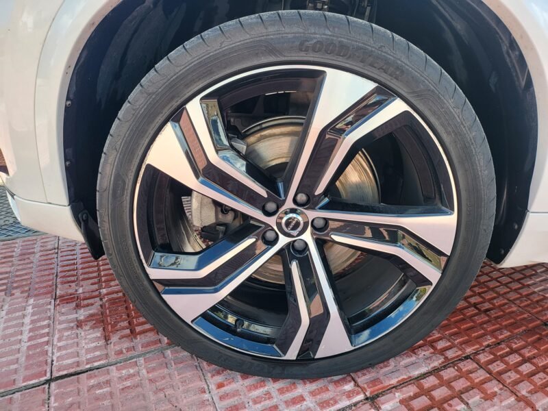 VOLVO XC90 AWD T8 R DESING