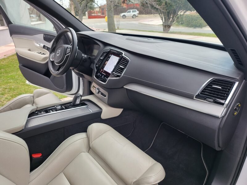 VOLVO XC90 AWD T8 R DESING