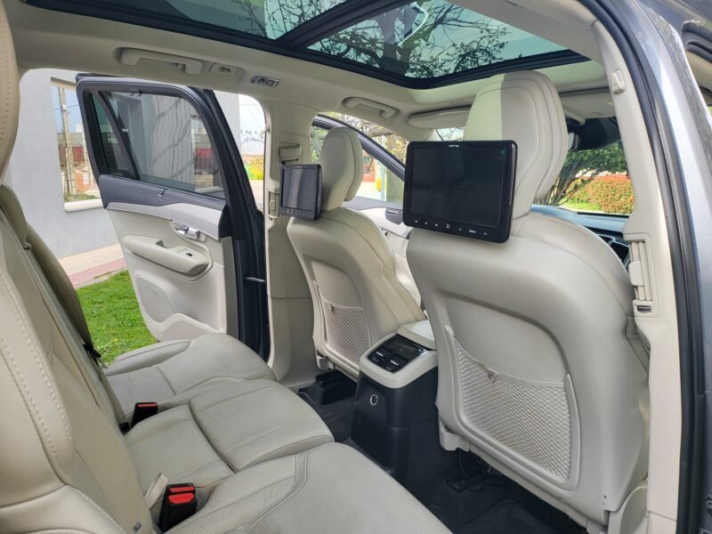 VOLVO XC90 T8 inscripción