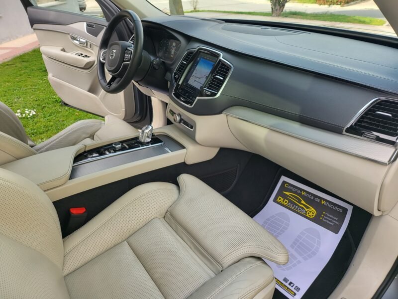 VOLVO XC90 T8 inscripción