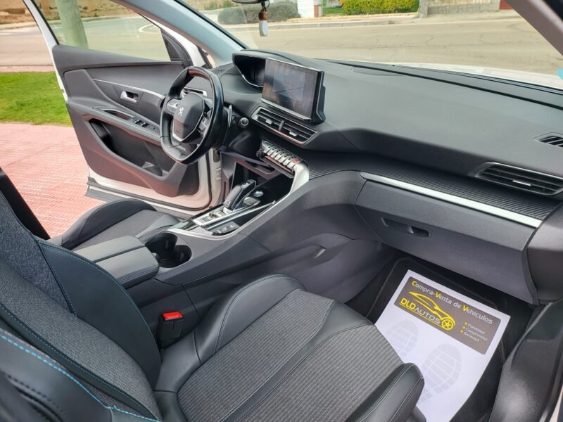 PEUGEOT 3008 1.5 BLUEHDI ALLURE