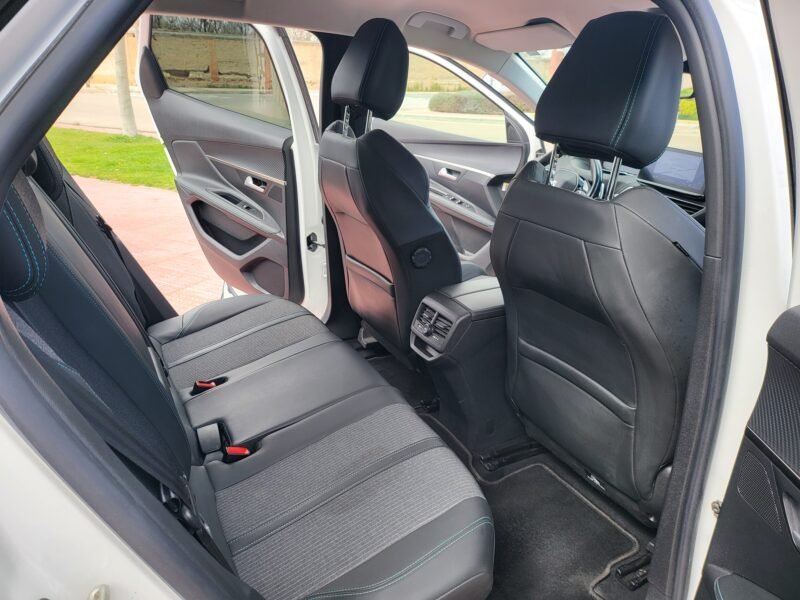 PEUGEOT 3008 1.5 BLUEHDI ALLURE