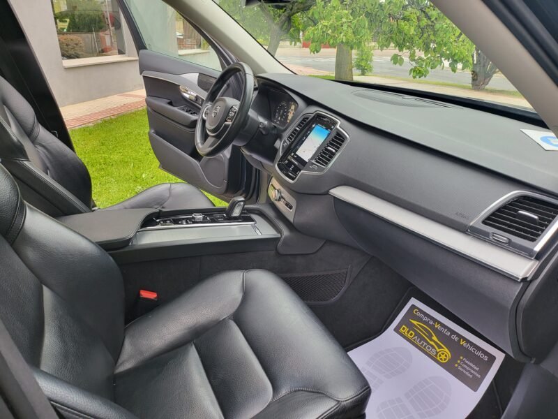 VOLVO XC90 2.0 T8 AWD Momentum Auto 5p.