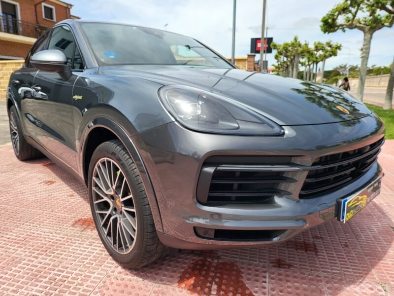 PORSCHE CAYENNE COUPE Hybrid