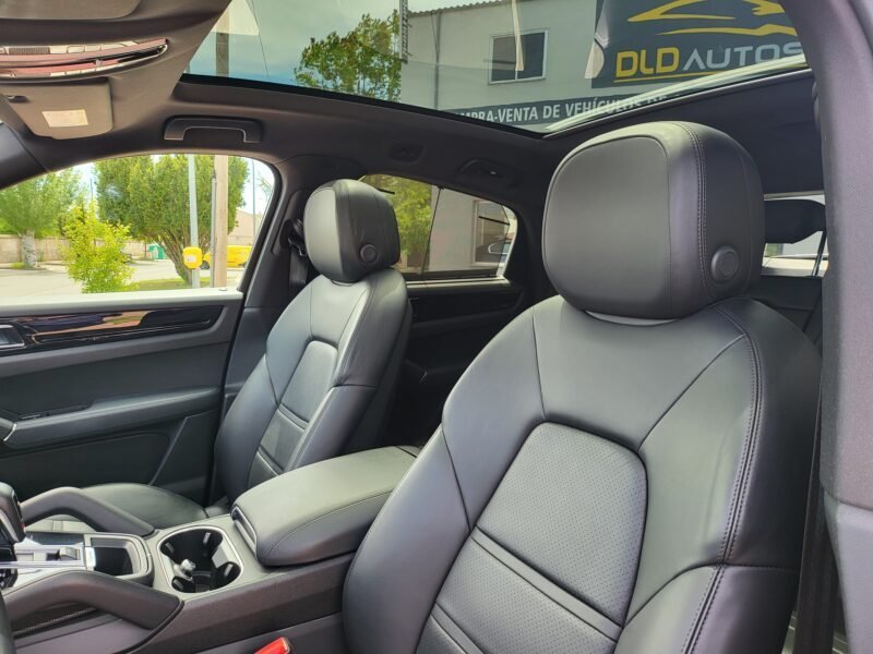 PORSCHE CAYENNE COUPE Hybrid