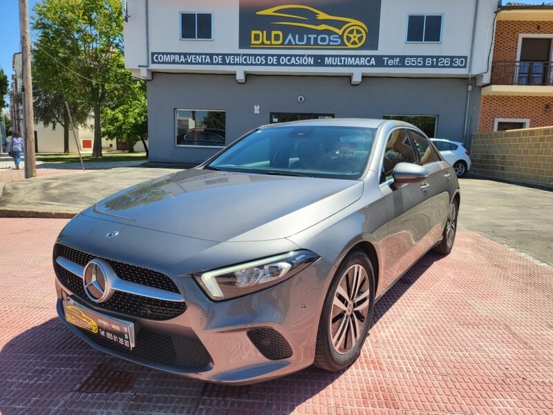 MERCEDES-BENZ CLASE A 180 SEDAN
