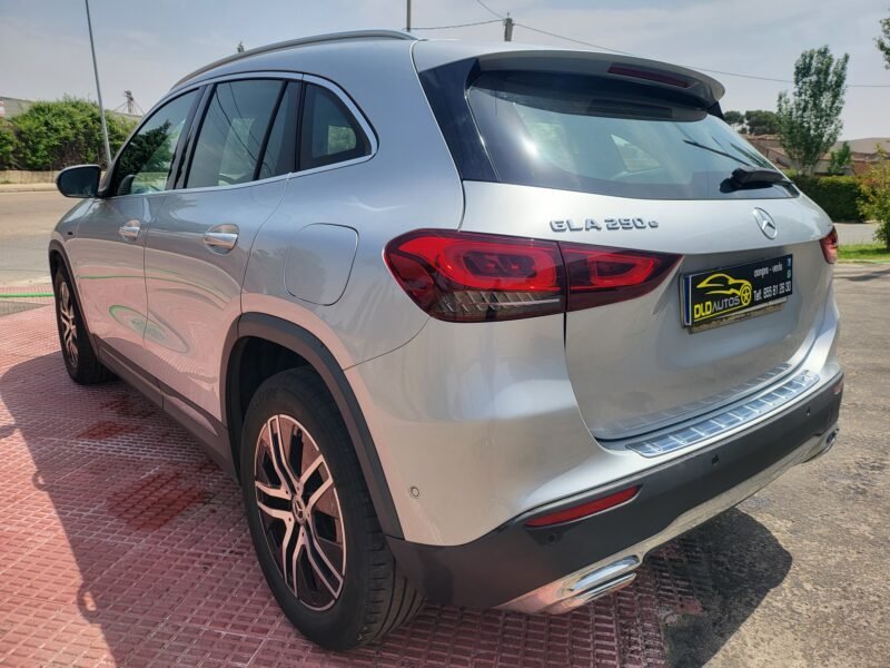 MERCEDES-BENZ GLA 250 E