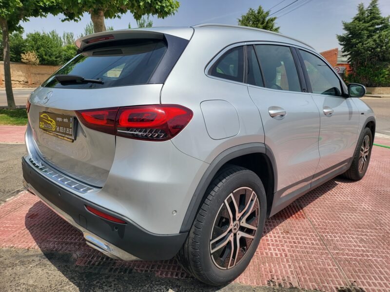 MERCEDES-BENZ GLA 250 E