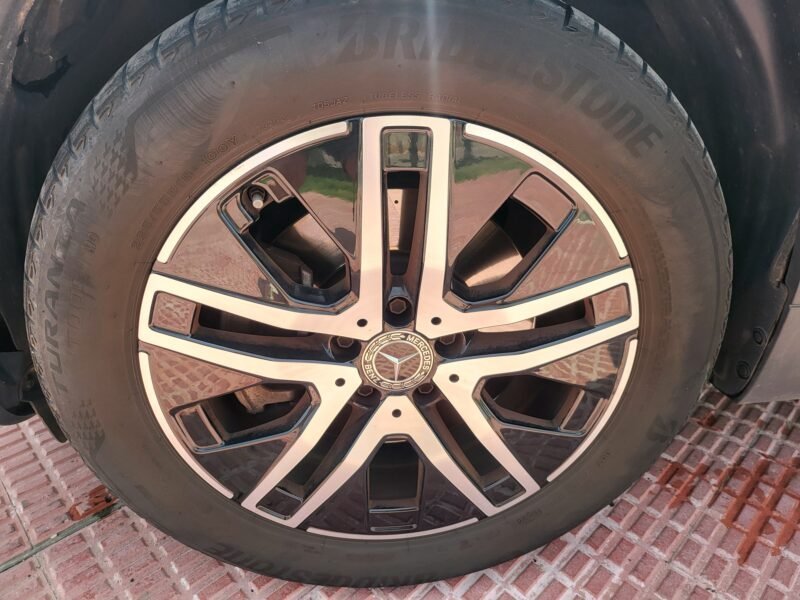 MERCEDES-BENZ GLA 250 E