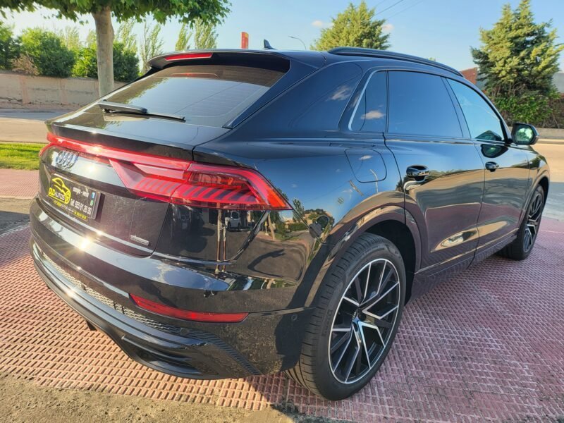 AUDI Q8 60 TFSI e. BLACK EDITION