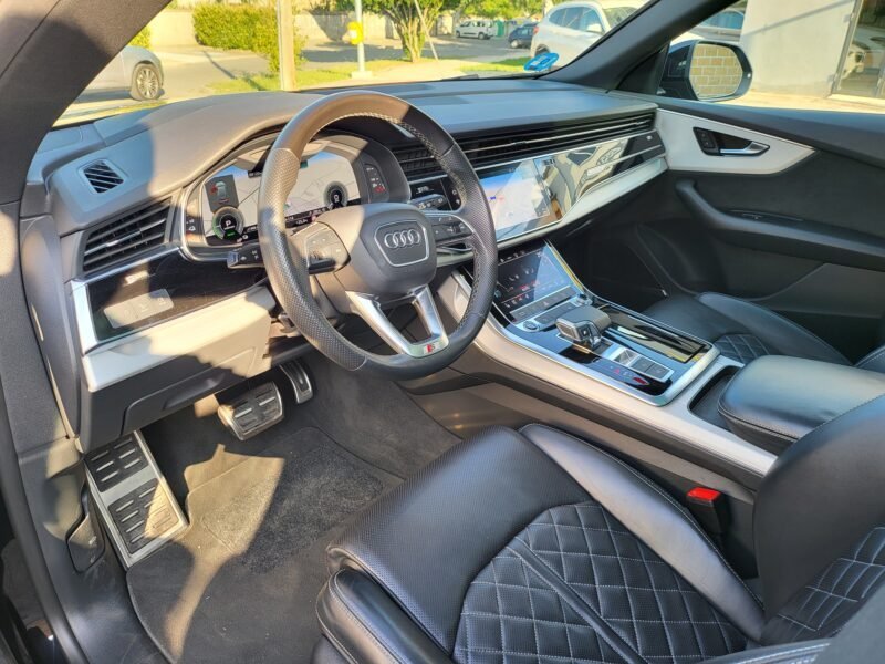 AUDI Q8 60 TFSI e. BLACK EDITION