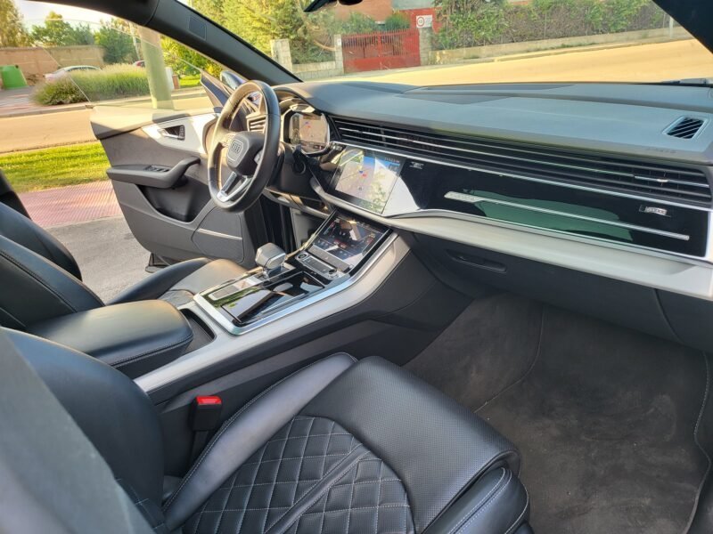 AUDI Q8 60 TFSI e. BLACK EDITION