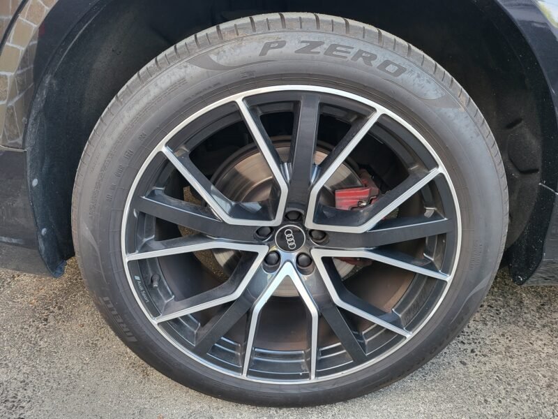 AUDI Q8 60 TFSI e. BLACK EDITION