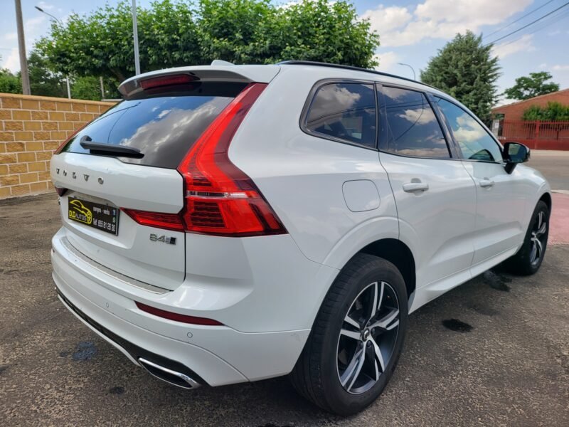 VOLVO XC60 B4 R DESING