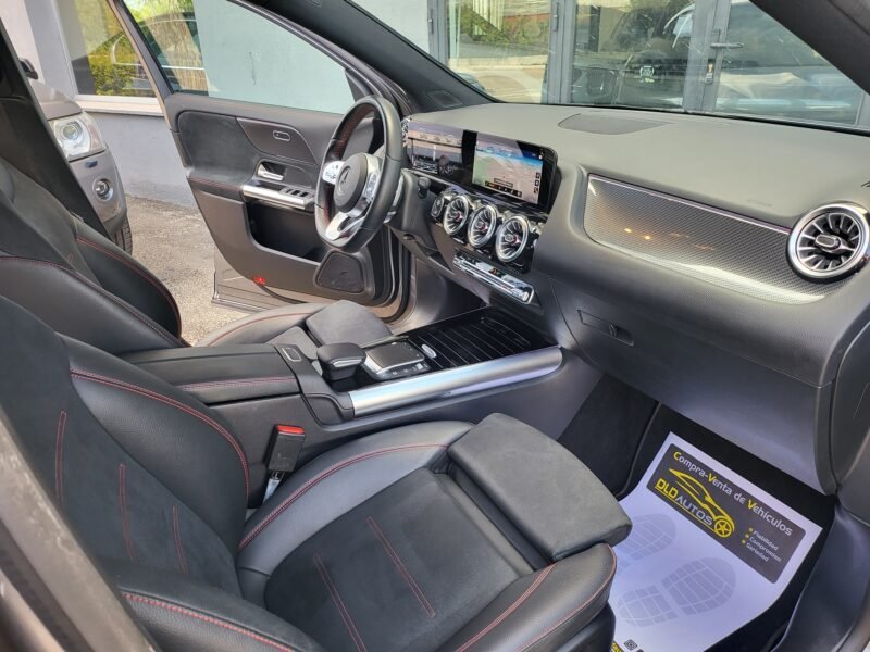 MERCEDES-BENZ GLA 200 D AMG