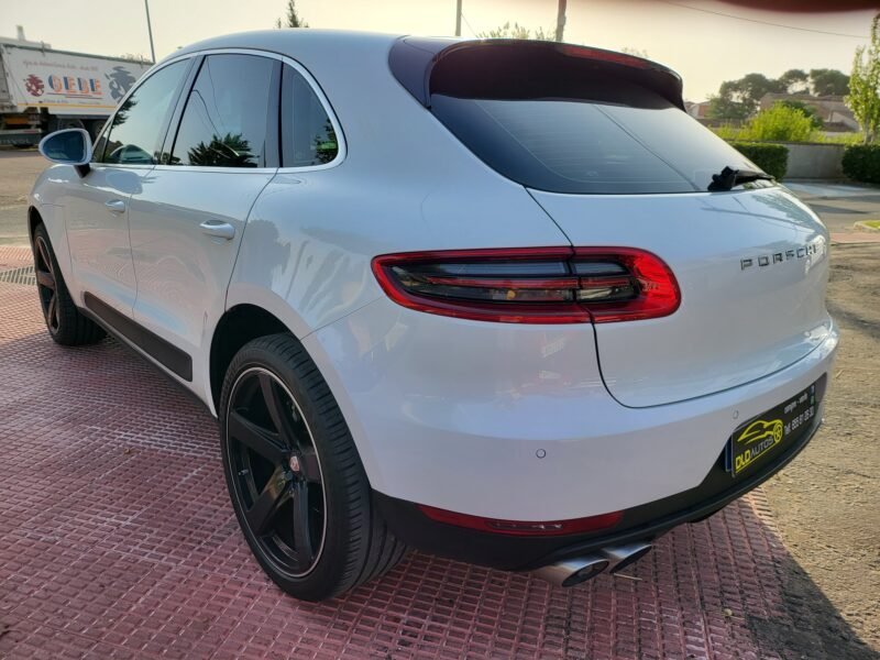 PORSCHE Macan S