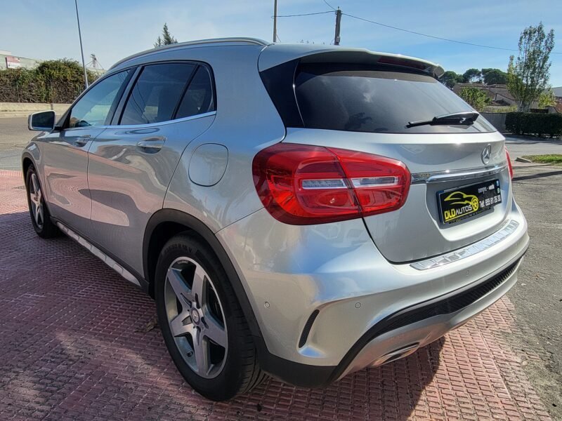 MERCEDES-BENZ GLA 200 AMG