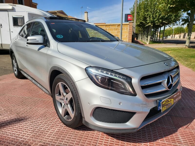 MERCEDES-BENZ GLA 200 AMG