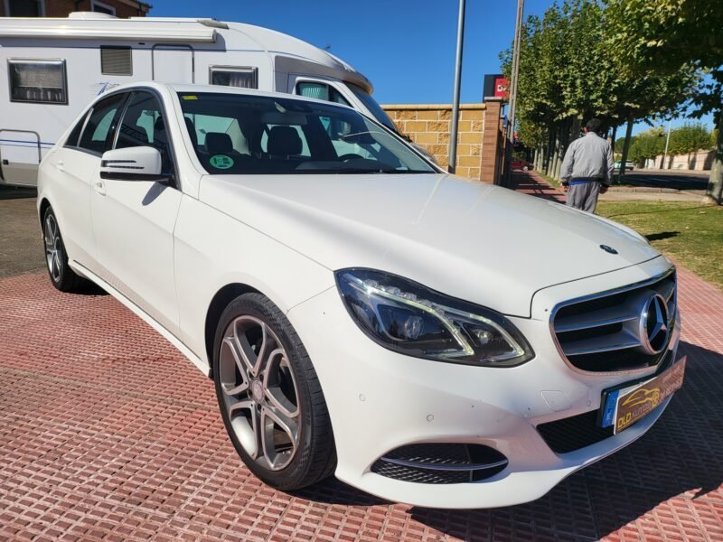 MERCEDES-BENZ CLASE E 220 D