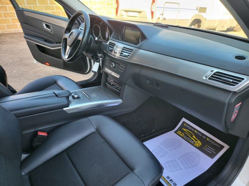 MERCEDES-BENZ CLASE E 220 D