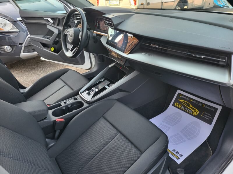 AUDI A3 SEDAN 30 TFSI S TRONIC