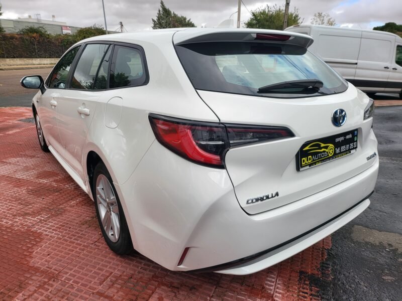 TOYOTA Corolla 1.8 HYBRID BUSINESS PLUS E-CVT TOU SPORT
