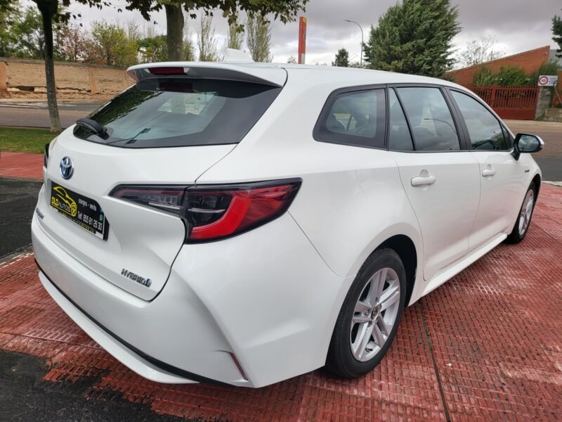 TOYOTA Corolla 1.8 HYBRID BUSINESS PLUS E-CVT TOU SPORT