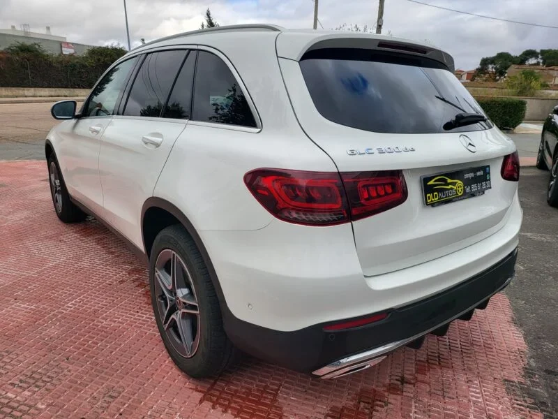 MERCEDES-BENZ GLC 300 de AMG