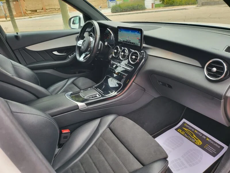 MERCEDES-BENZ GLC 300 de AMG